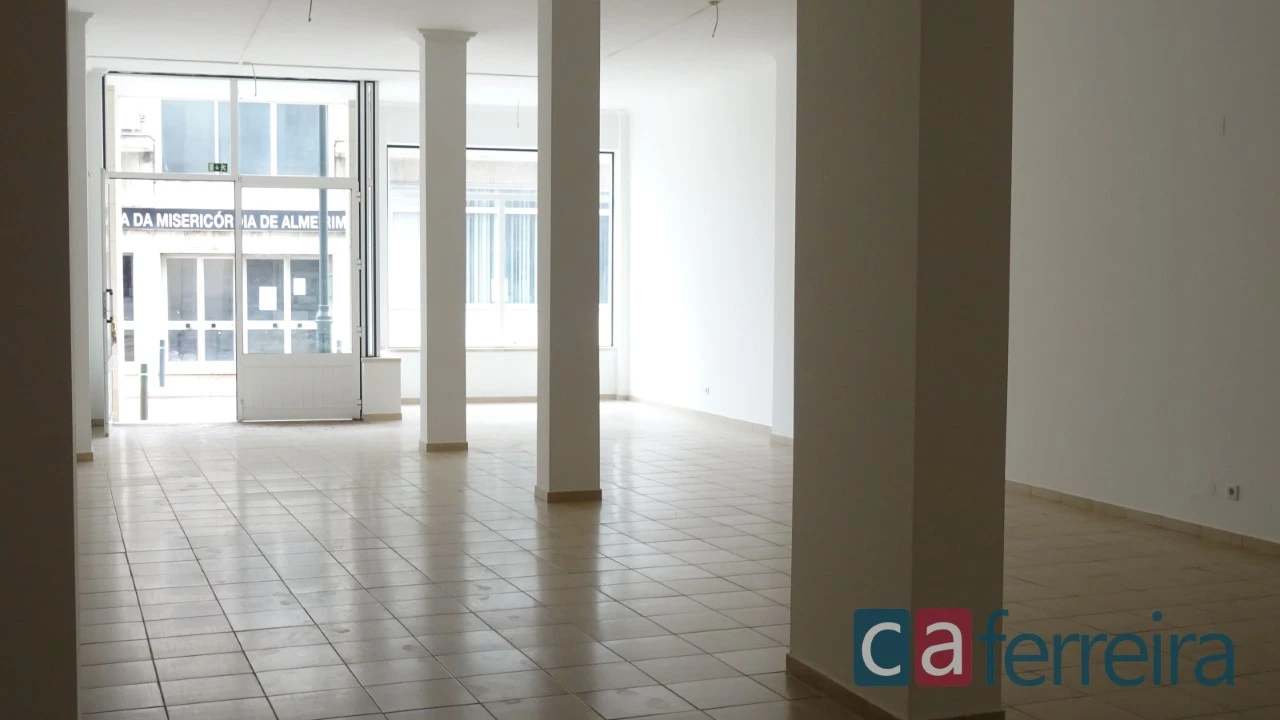 Loja para Venda em Almeirim Foto 11