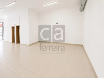 Loja para Venda em Almeirim
