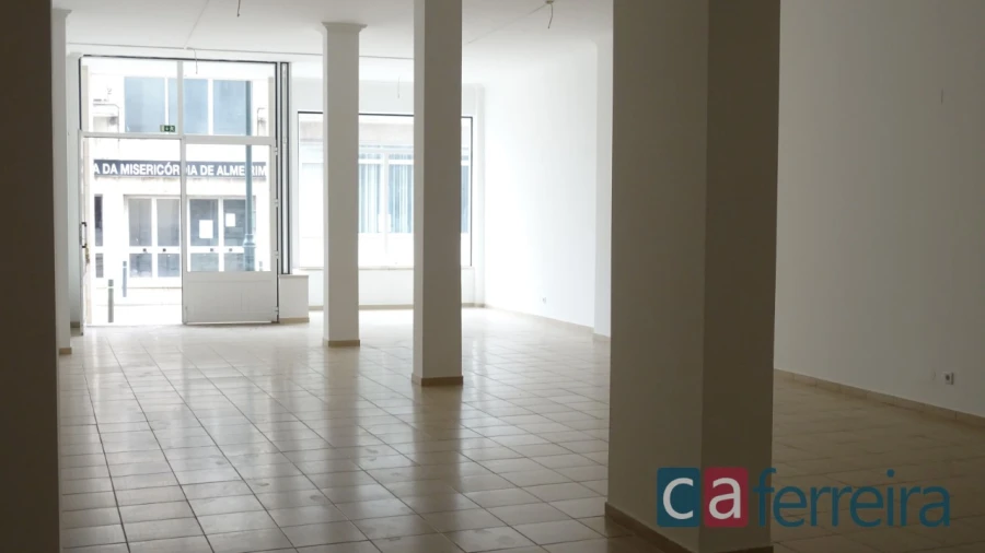 Loja para Venda em Almeirim Foto 11