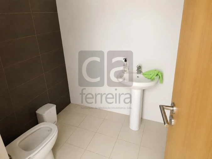 Loja para Venda em Almeirim Foto 10