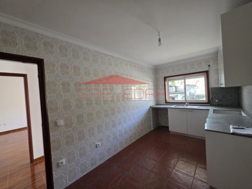 Moradia T2 para Venda em Abragão Foto 6