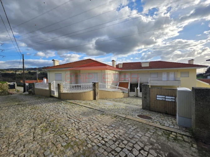 Moradia T2 para Venda em Abragão Foto 15