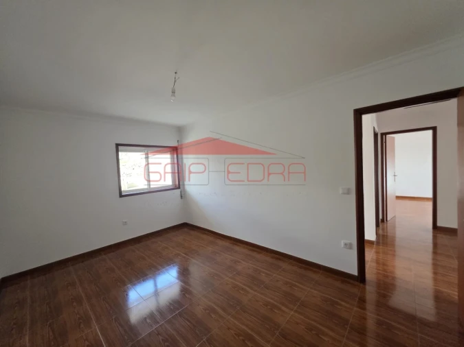 Moradia T2 para Venda em Abragão Foto 4