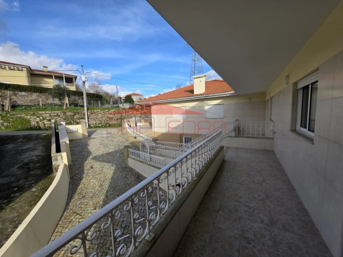 Moradia T2 para Venda em Abragão Foto 14