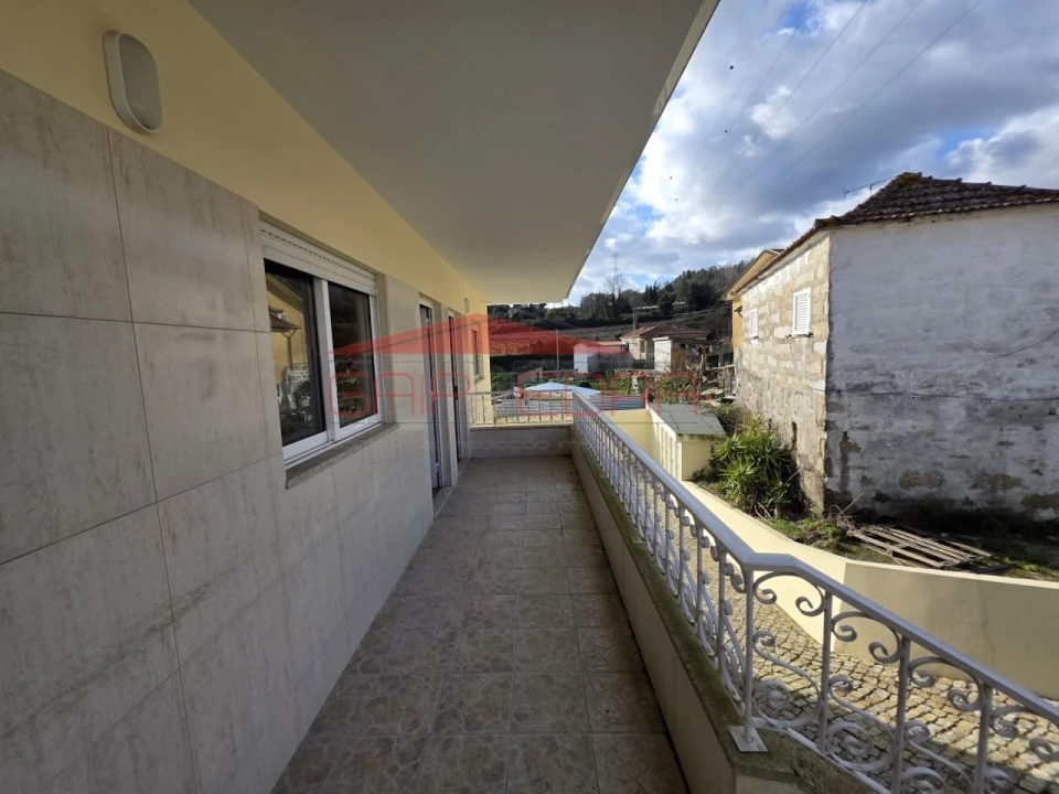 Apartamento T2 para Venda em Abragão Foto 3