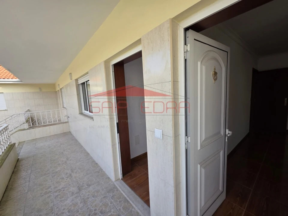 Apartamento T2 para Venda em Abragão Foto 17