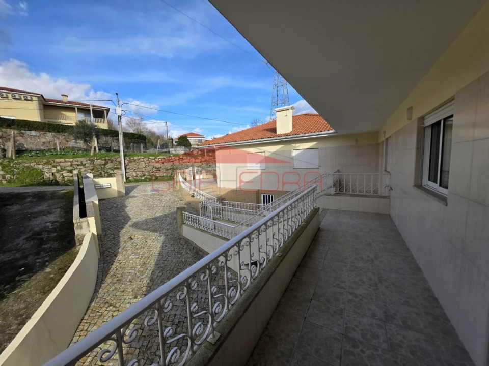 Apartamento T2 para Venda em Abragão Foto 18