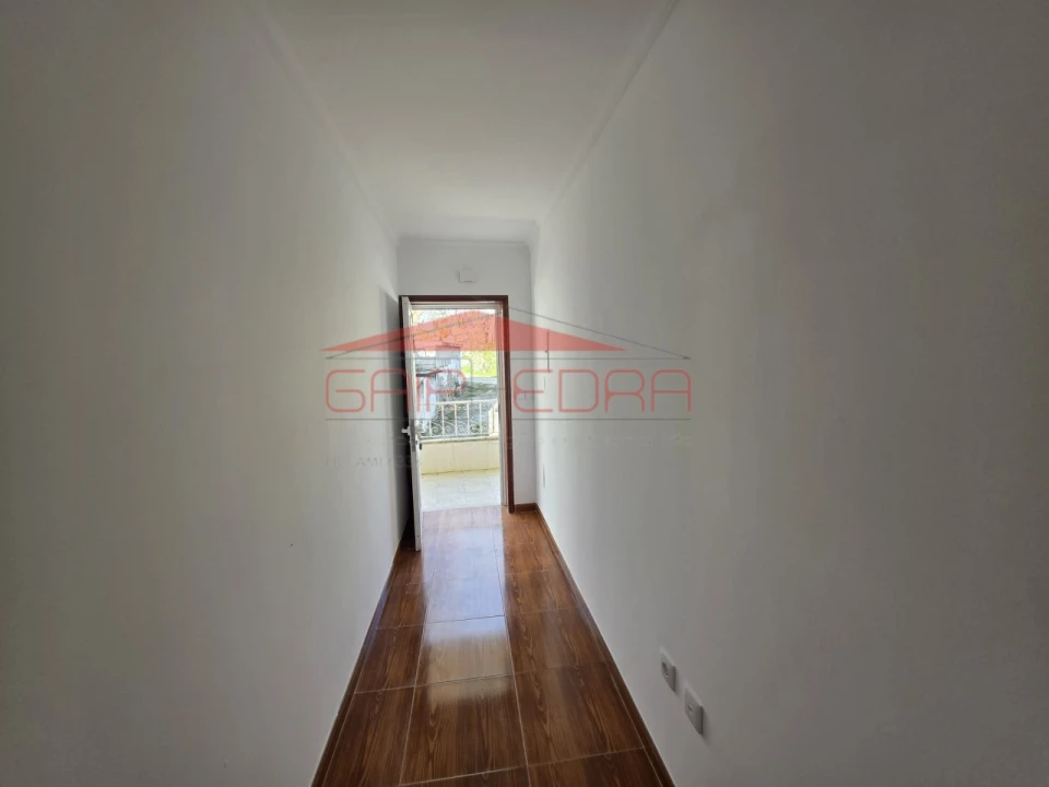 Apartamento T2 para Venda em Abragão Foto 15