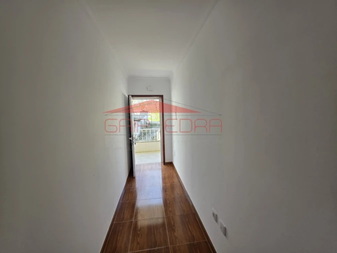 Apartamento T2 para Venda em Abragão Foto 15