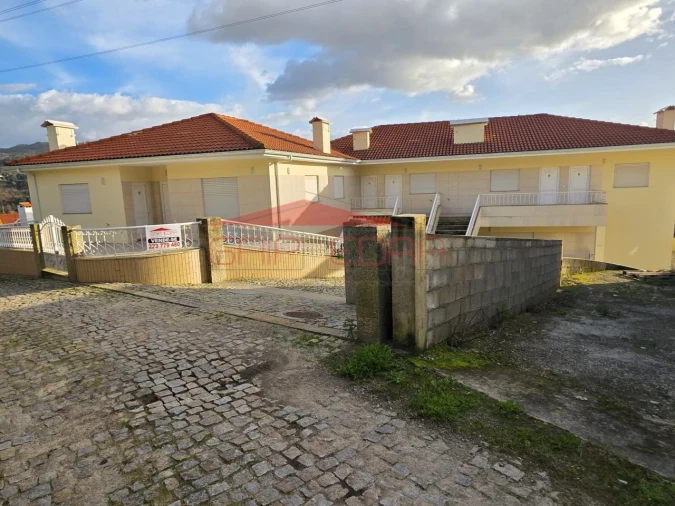 Apartamento T2 para Venda em Abragão Foto 24