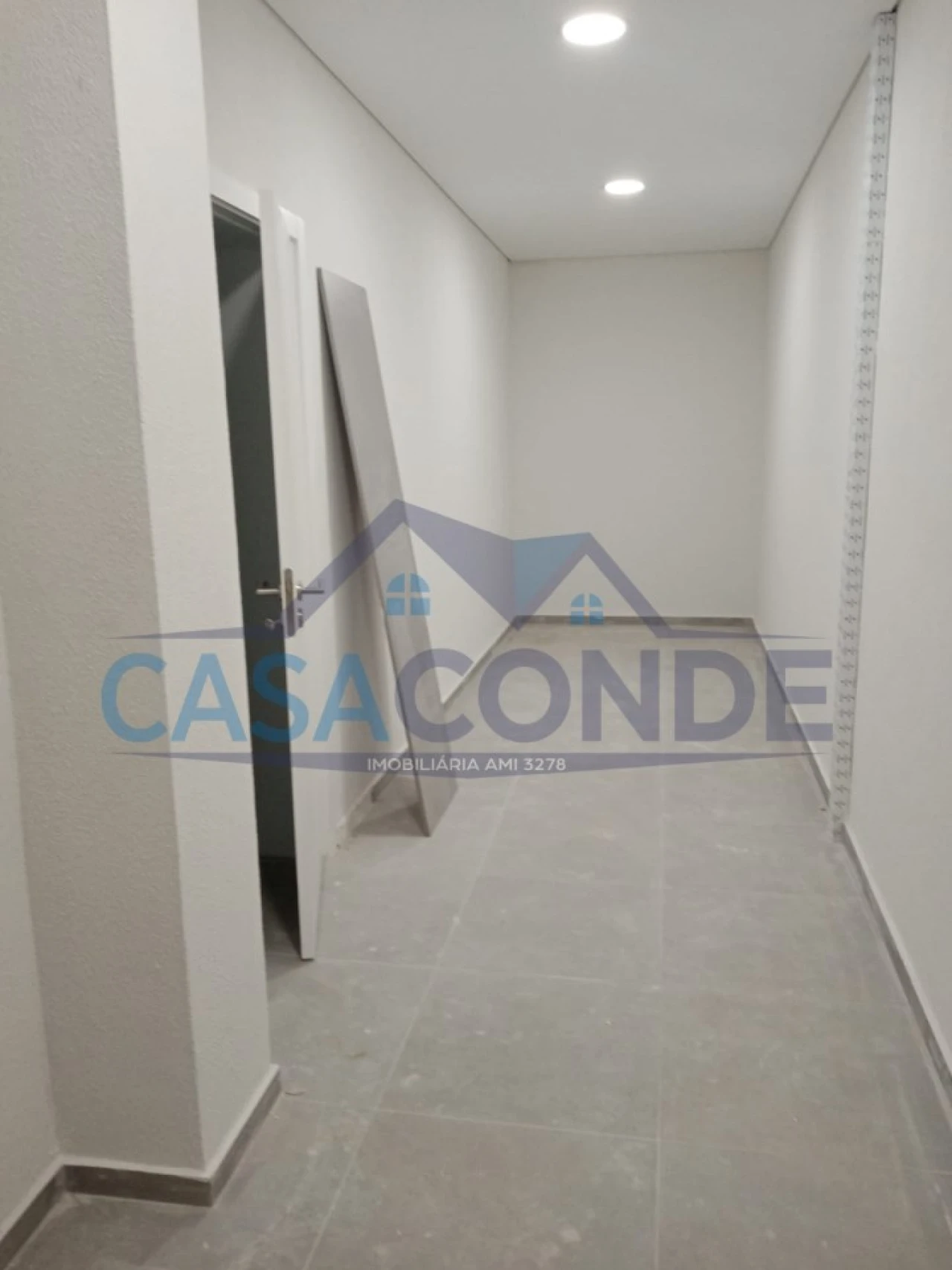 Moradia T4 para Venda em Fernao Ferro Foto 4