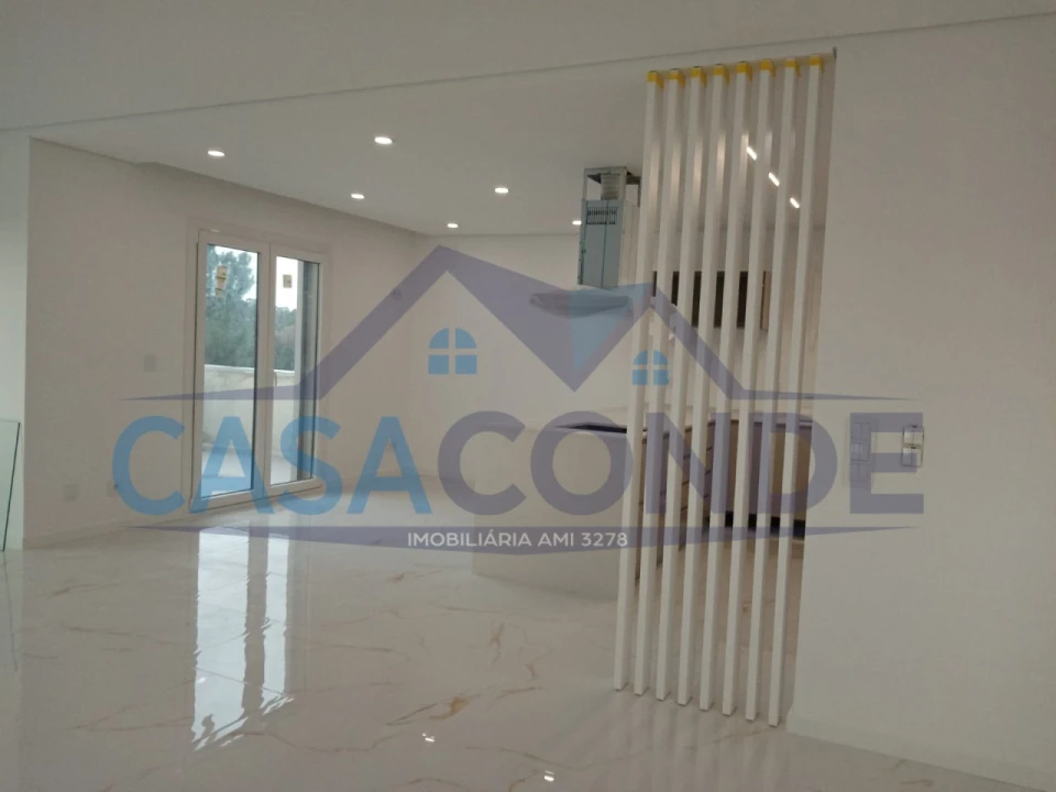 Moradia T4 para Venda em Fernao Ferro Foto 10