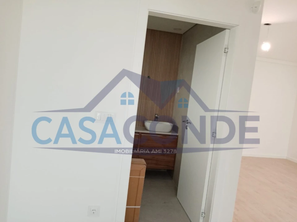 Moradia T4 para Venda em Fernao Ferro Foto 26