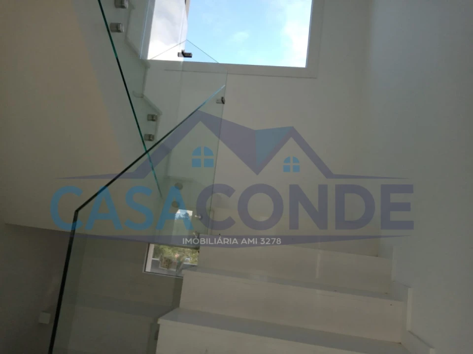 Moradia T4 para Venda em Fernao Ferro Foto 48