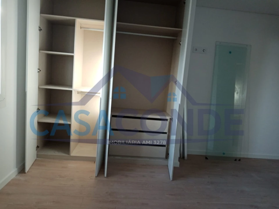 Moradia T4 para Venda em Fernao Ferro Foto 49