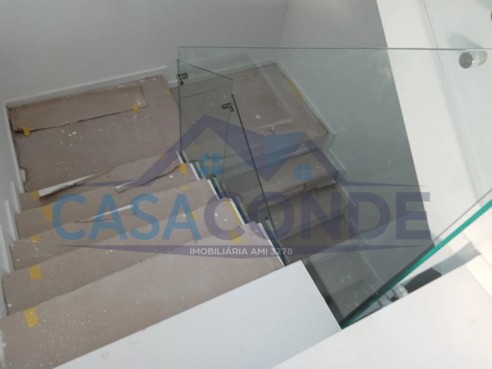 Moradia T4 para Venda em Fernao Ferro Foto 50