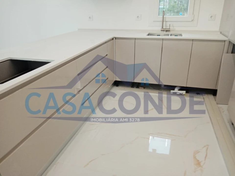 Moradia T4 para Venda em Fernao Ferro Foto 52