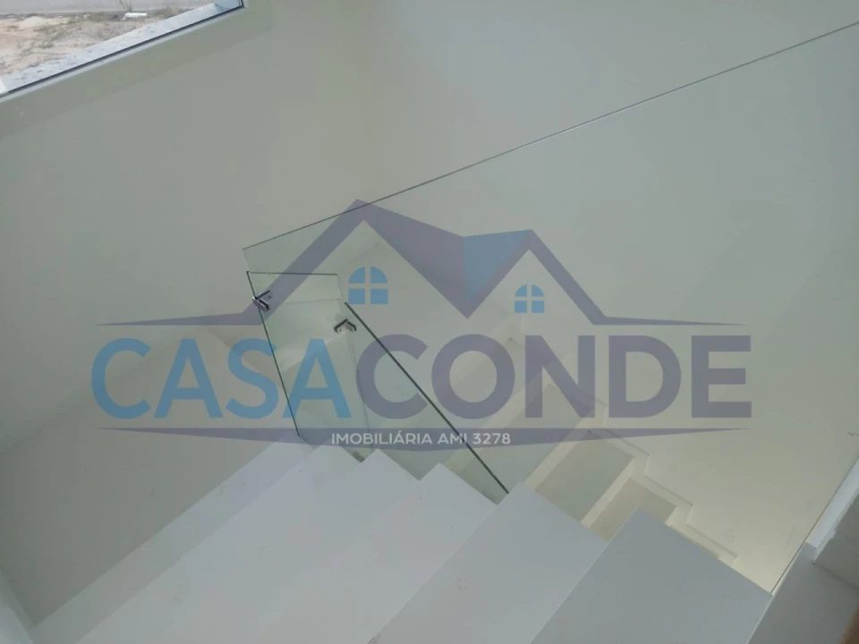 Moradia T4 para Venda em Fernao Ferro Foto 54