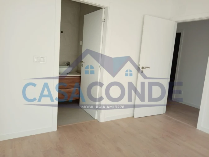 Moradia T4 para Venda em Fernao Ferro Foto 7