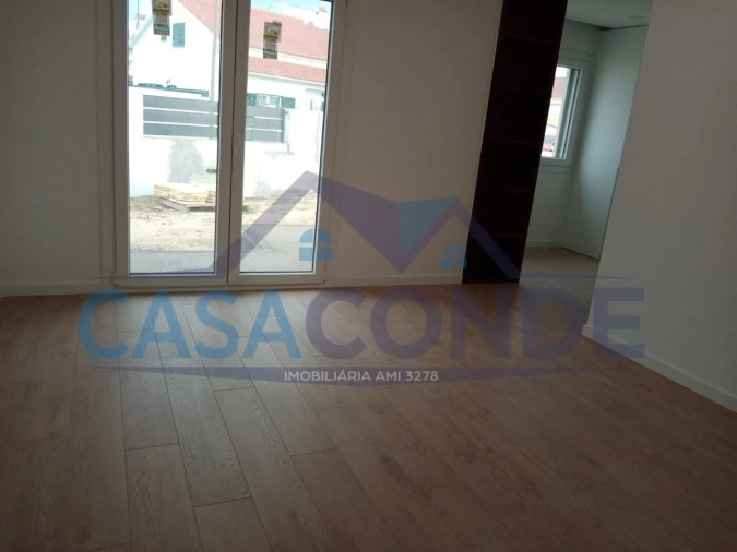 Moradia T4 para Venda em Fernao Ferro Foto 18