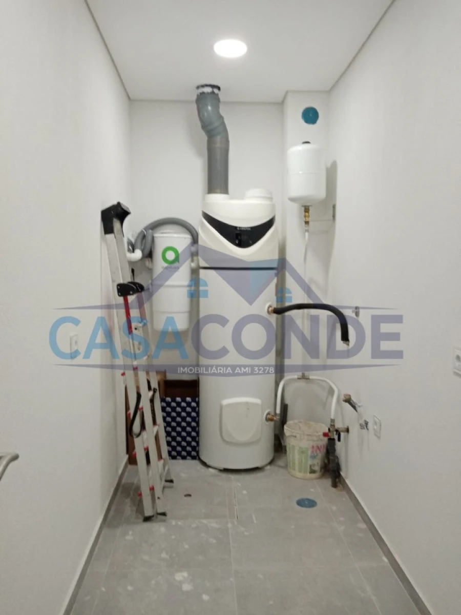 Moradia T4 para Venda em Fernao Ferro Foto 24