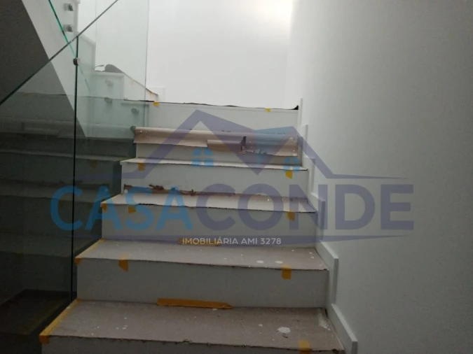 Moradia T4 para Venda em Fernao Ferro Foto 30