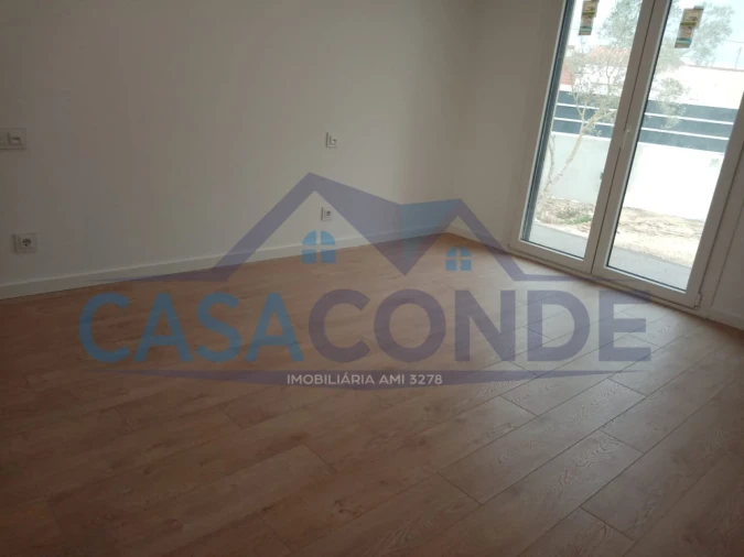 Moradia T4 para Venda em Fernao Ferro Foto 47