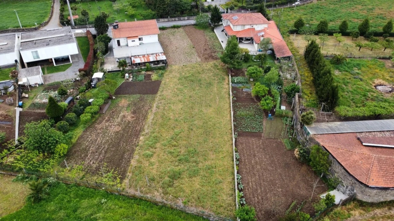 Terreno para Venda em Alvelos Foto 2
