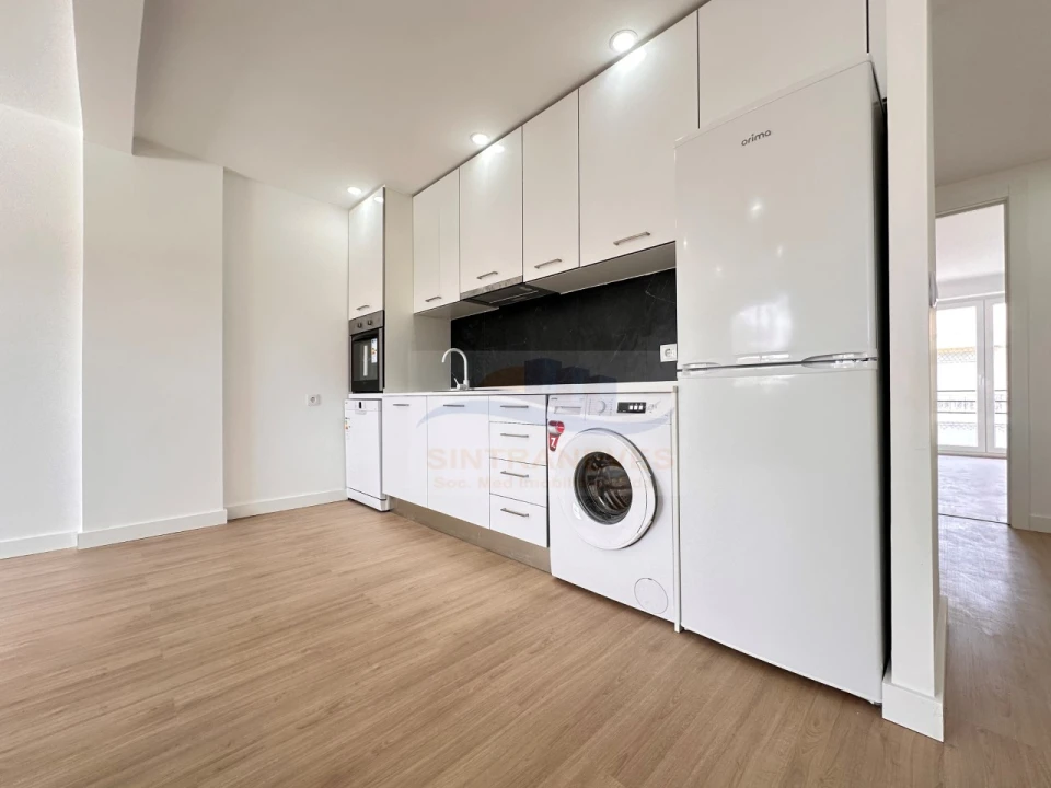 Apartamento T1 para Venda em Águas Livres Foto 3