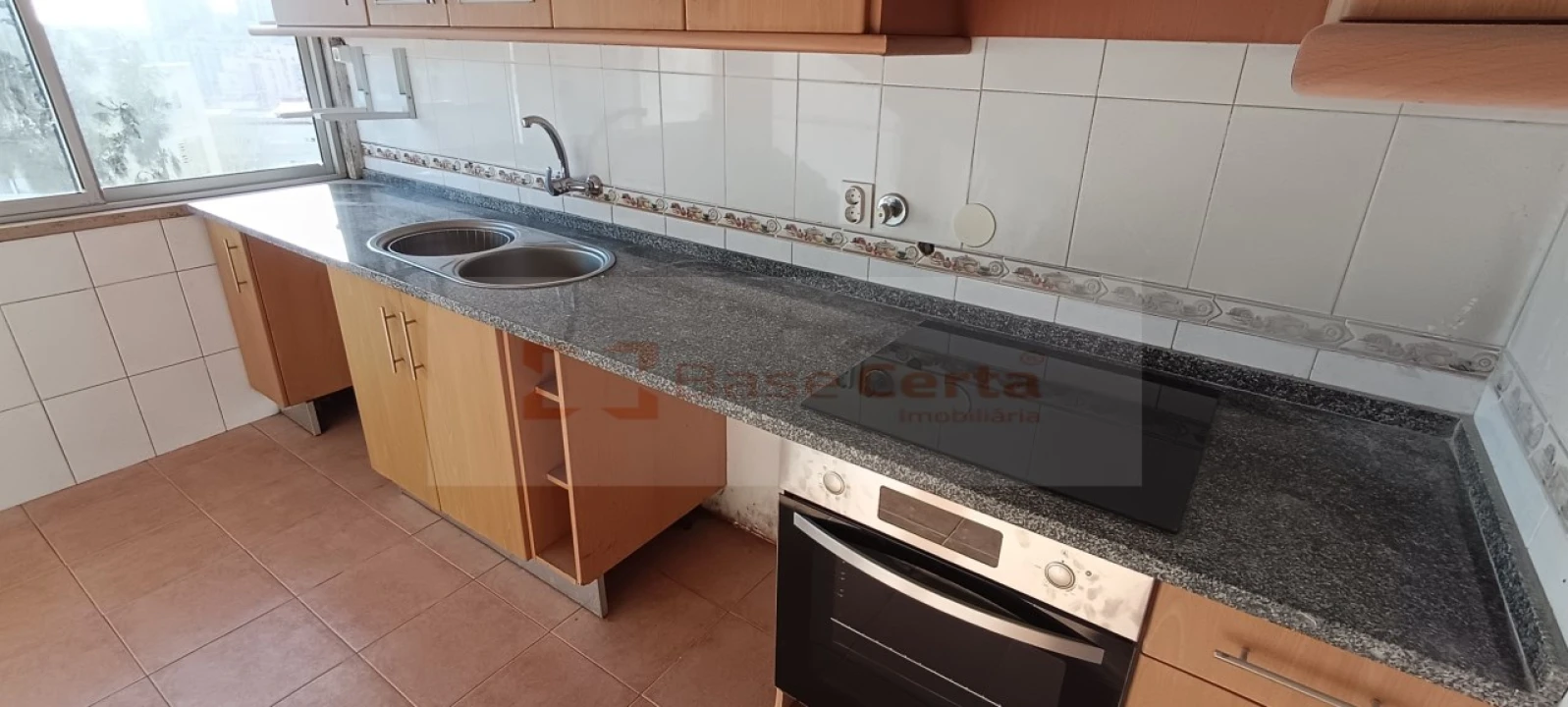 Apartamento T2 para Venda em Queluz e Belas Foto 1