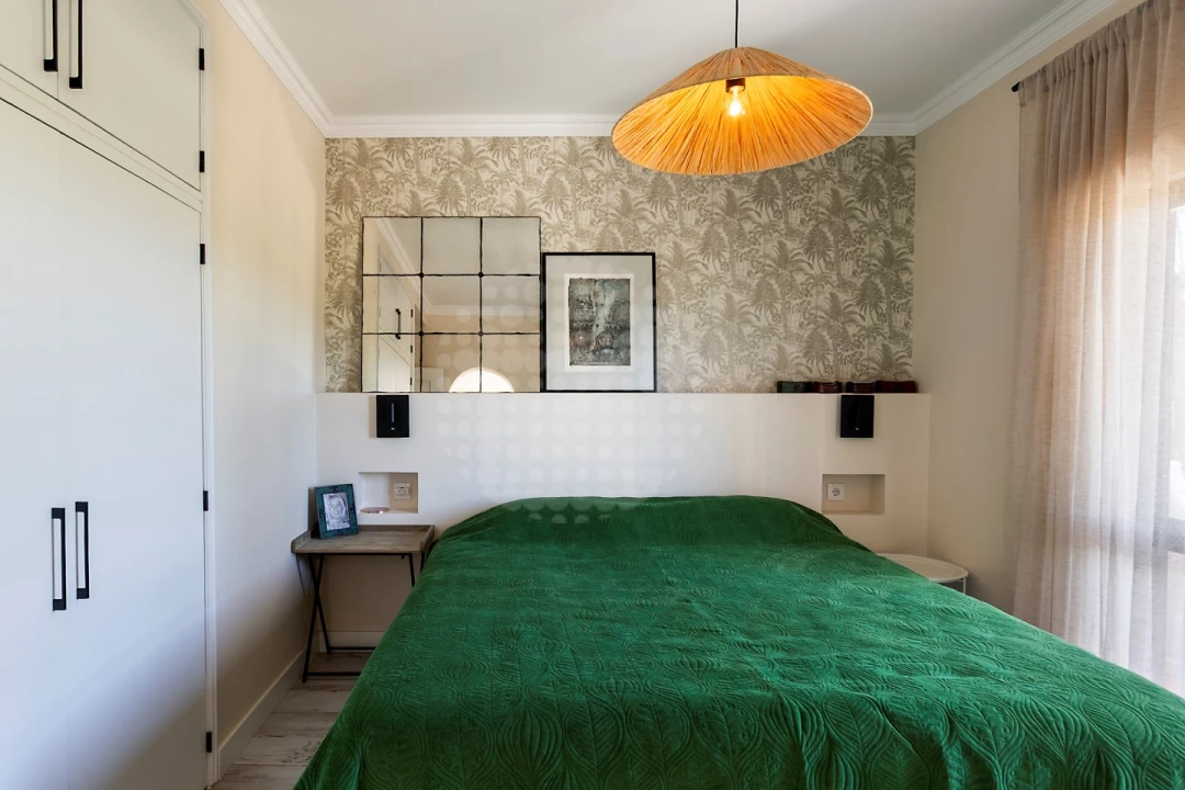 Moradia T4 para Venda em Quelfes Foto 26