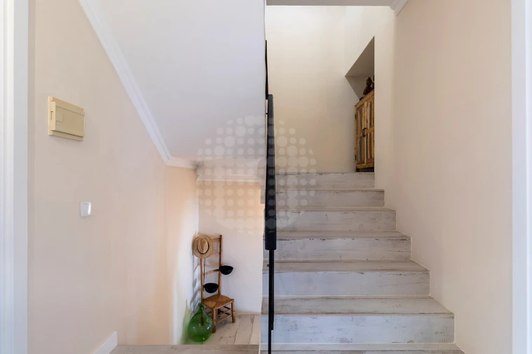 Moradia T4 para Venda em Quelfes Foto 19