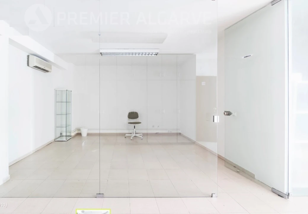 Loja para Venda em Faro (Sé e São Pedro) Foto 2