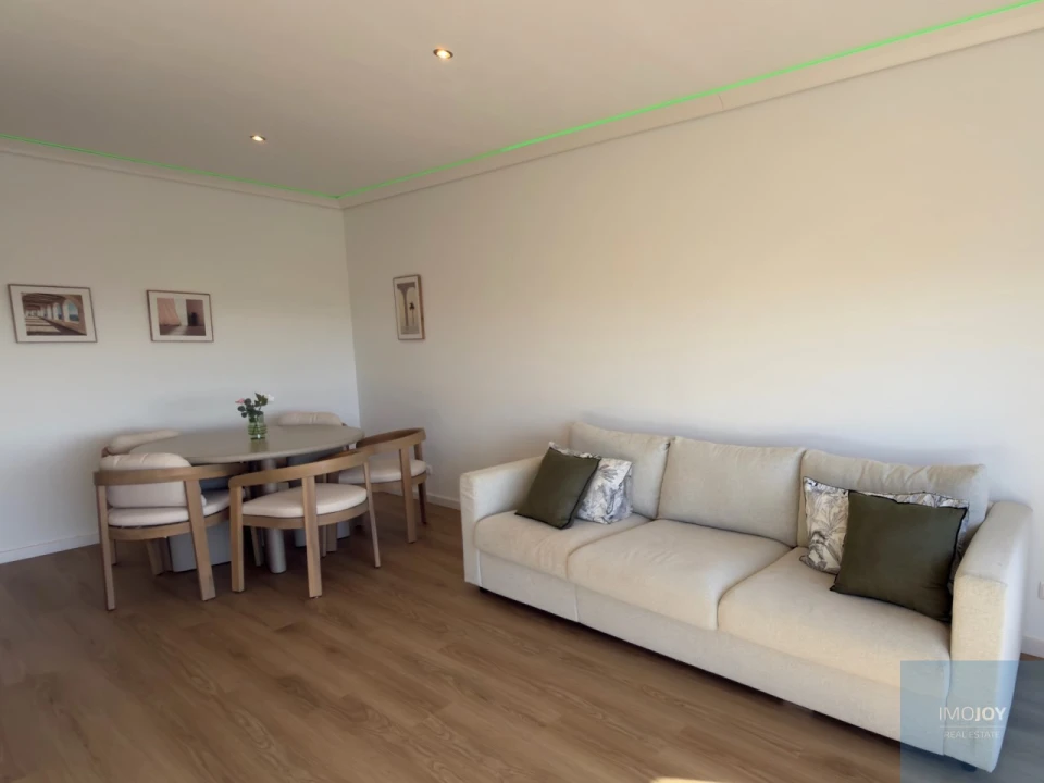 Apartamento T2 para Venda em Quarteira Foto 7