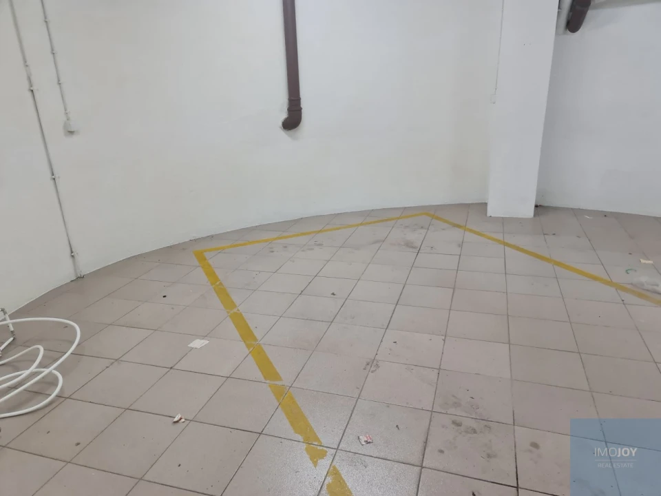 Loja para Venda em Areeiro Foto 13