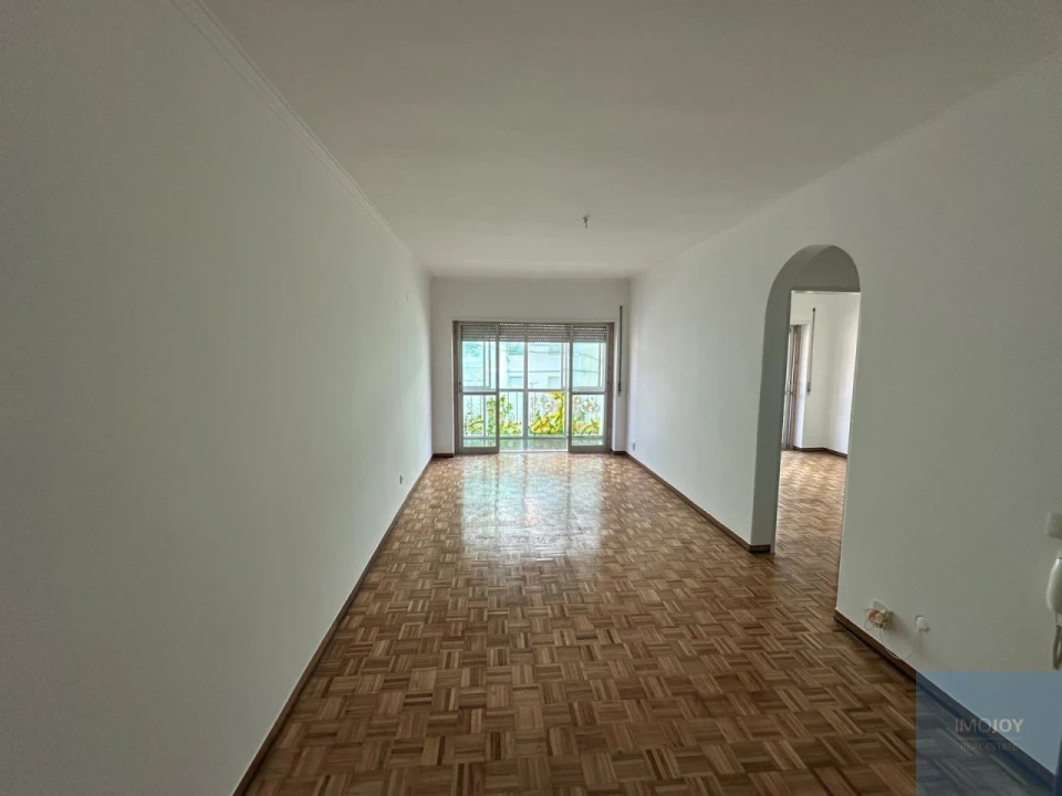 Apartamento T1 para Arrendamento em Carcavelos e Parede Foto 1