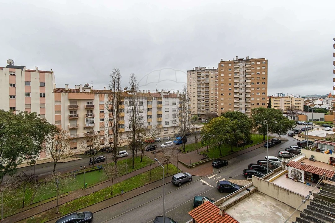 Apartamento T2 para Arrendamento em Carregado e Cadafais Foto 22