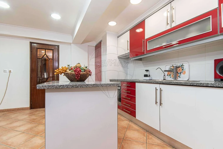 Apartamento T2 para Arrendamento em Carregado e Cadafais