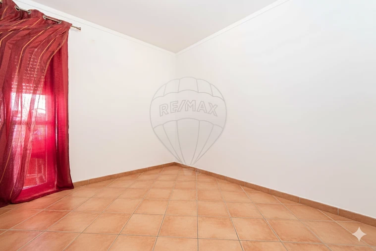 Apartamento T2 para Arrendamento em Carregado e Cadafais Foto 15