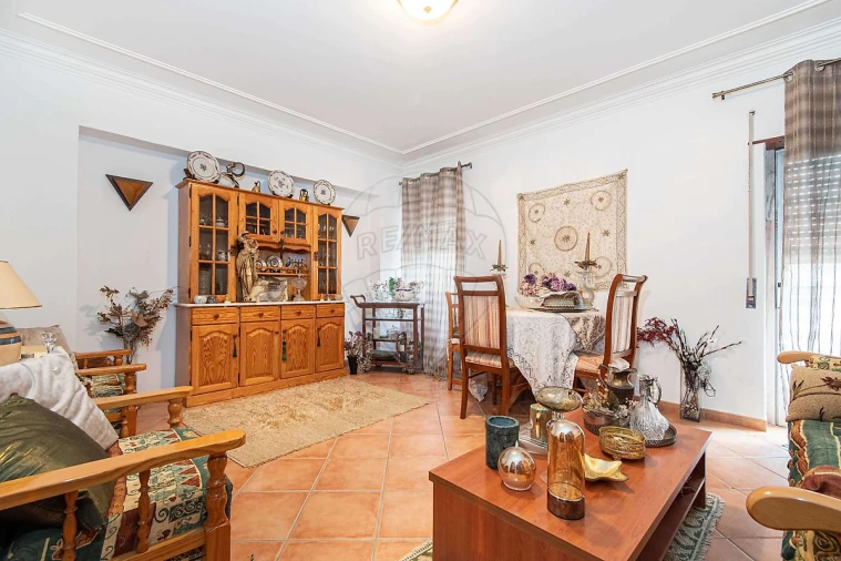 Apartamento T2 para Arrendamento em Carregado e Cadafais Foto 9