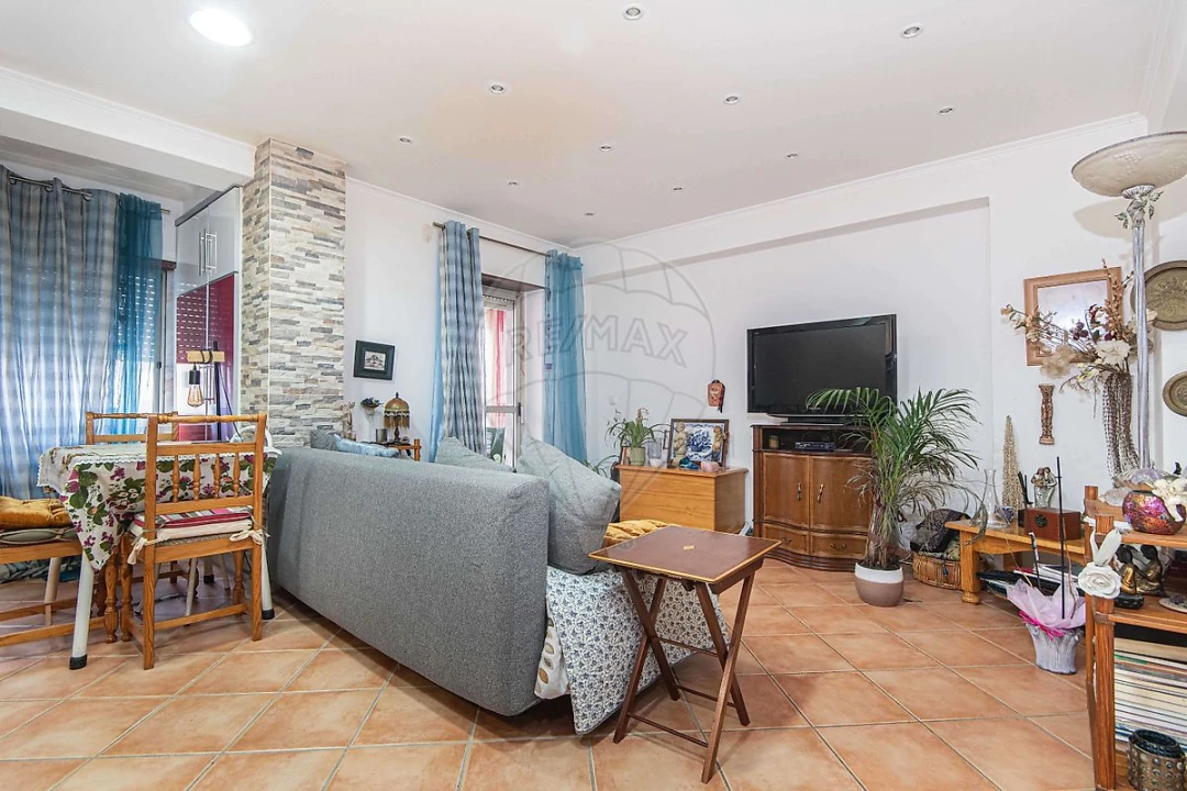 Apartamento T2 para Arrendamento em Carregado e Cadafais Foto 4