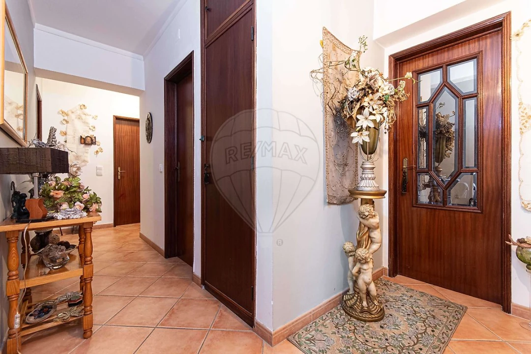 Apartamento T2 para Arrendamento em Carregado e Cadafais Foto 7