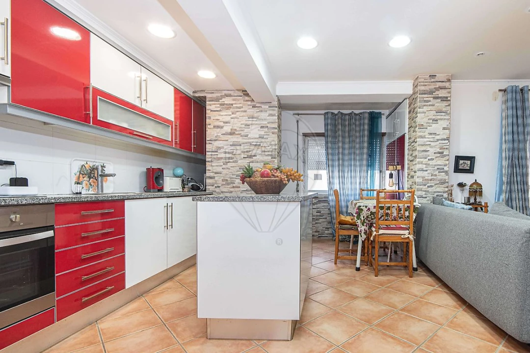 Apartamento T2 para Arrendamento em Carregado e Cadafais Foto 5