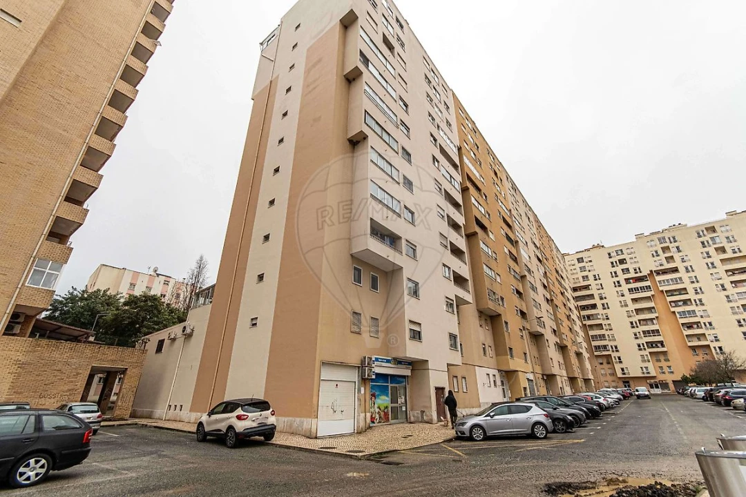 Apartamento T2 para Arrendamento em Carregado e Cadafais Foto 20