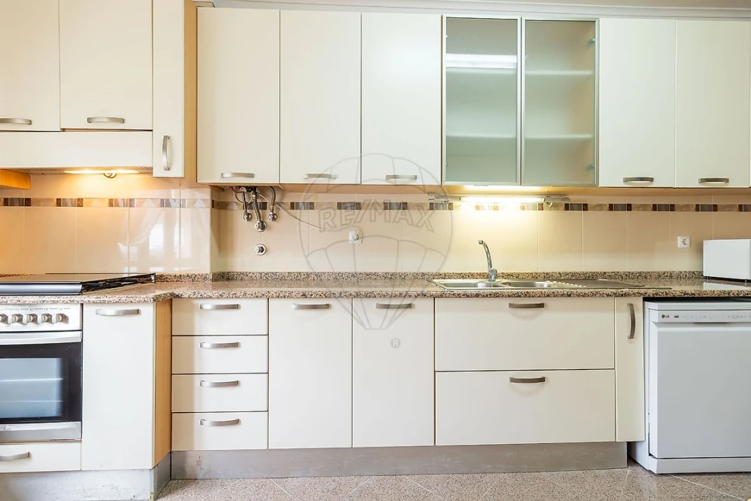 Apartamento T2 para Venda em Alverca do Ribatejo e Sobralinho Foto 12