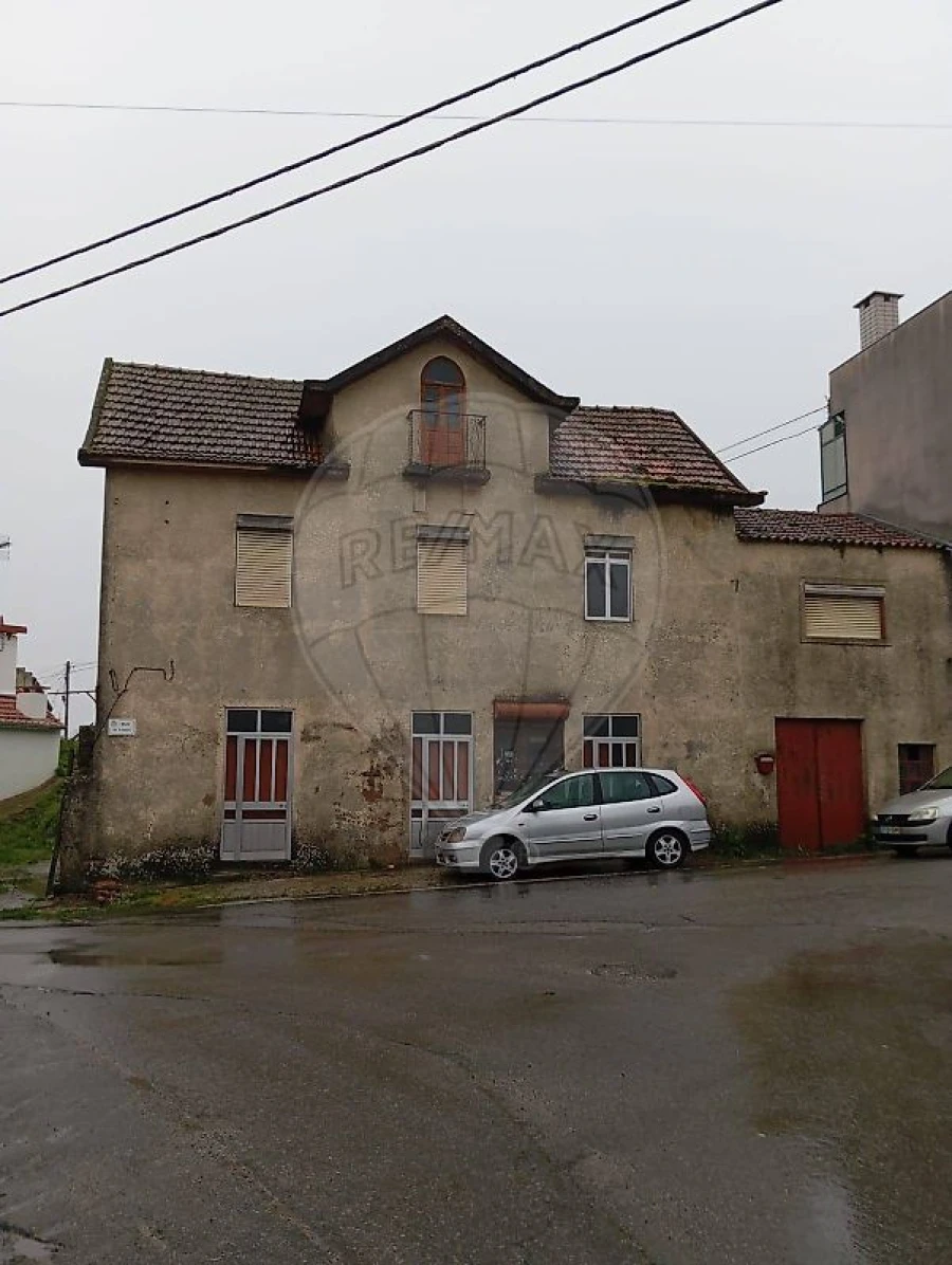 Moradia T3 para Venda em O. Azeméis, Riba-Ul, Ul, Macinhata Seixa, Madail Foto 2