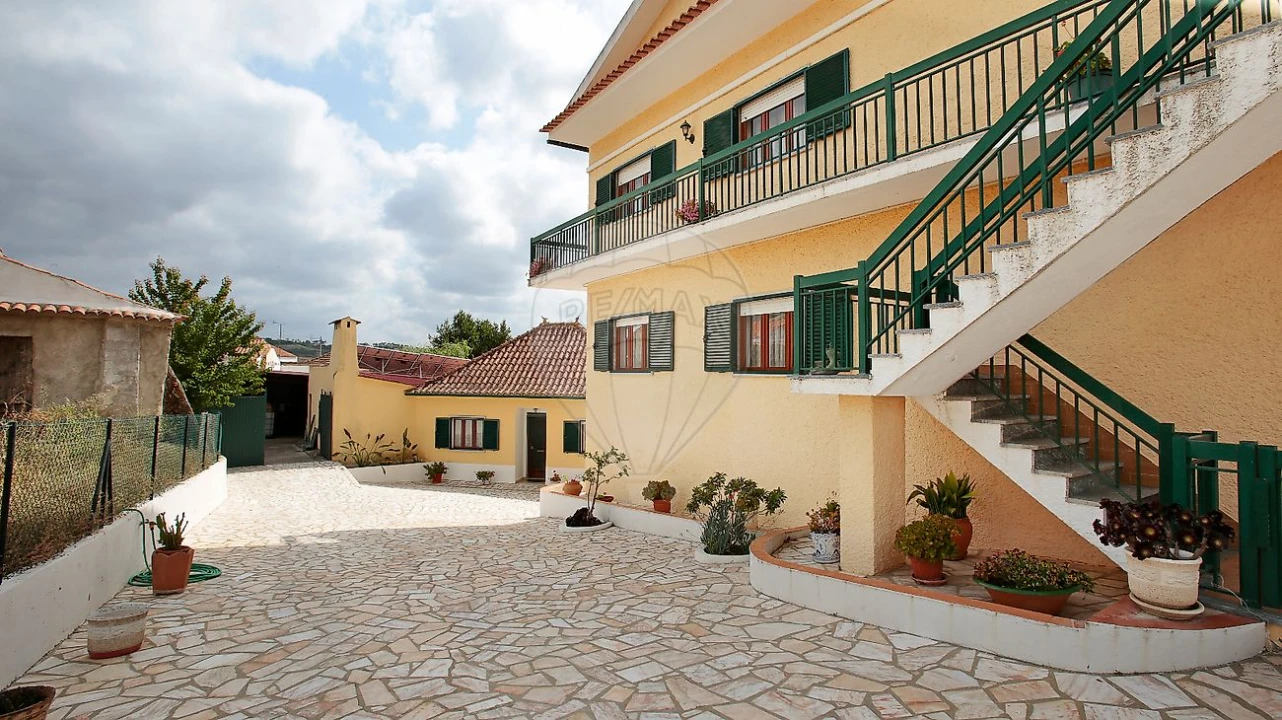 Quinta T8 para Venda em Azoia de Cima e Tremês Foto 32