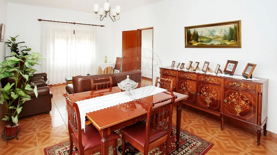 Quinta T8 para Venda em Azoia de Cima e Tremês Foto 1