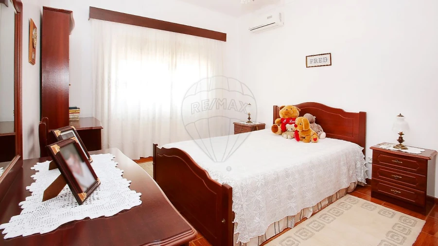 Quinta T8 para Venda em Azoia de Cima e Tremês Foto 26