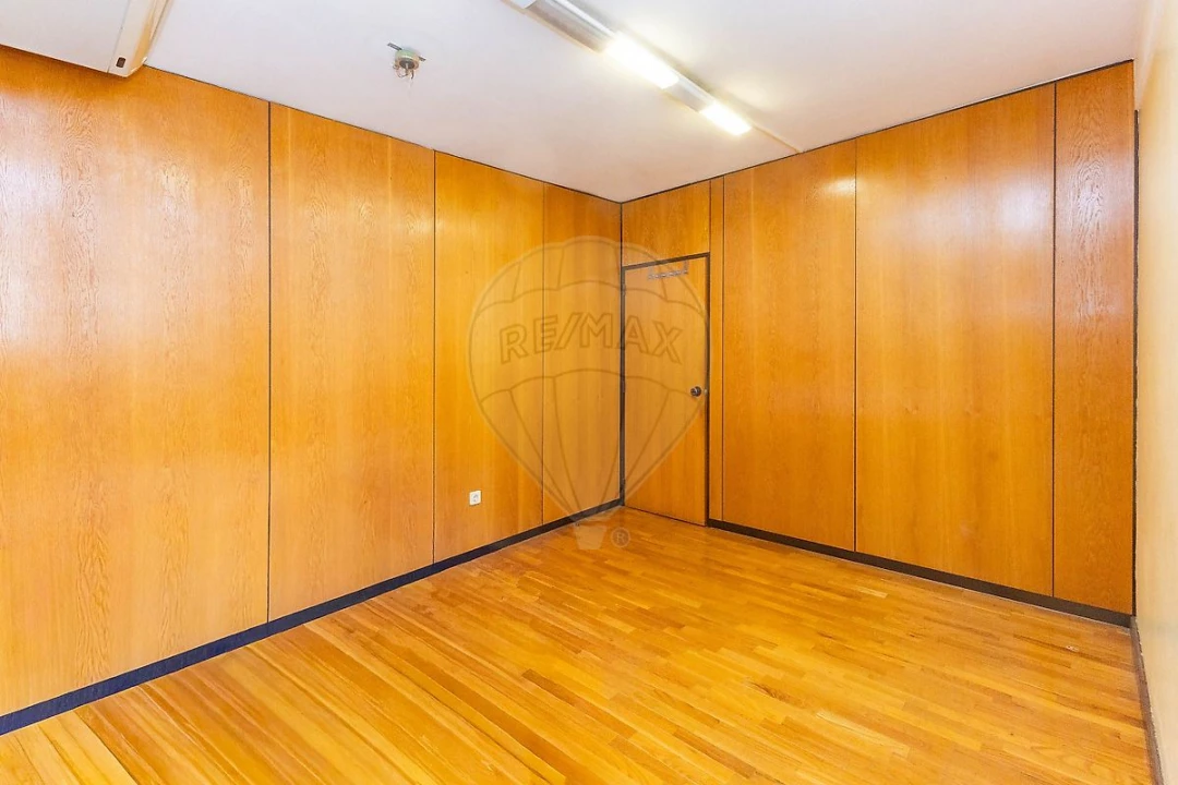 Escritório para Venda em Cedofeita, Santo Ildefonso, Sé, Miragaia, São Nicolau e Vitória Foto 21